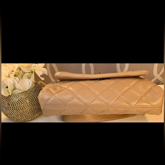 SOLD NWT Badgley Mischka Quilted Messenger Vegan Leather bag  in Taupe - Picture 9 of 14